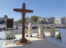 =Msza papieska zgromadziła ponad 200 tys. uczestników – więcej, niż przewidywano.