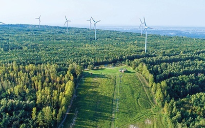 Park wiatrowy składający się z 15 turbin o mocy 2,080 MW każda. Elektrownia usytuowana na górze Kamieńsk w okolicach Bełchatowa. Jest to pierwsza tego typu inwestycja zrealizowana przez Grupę PGE.