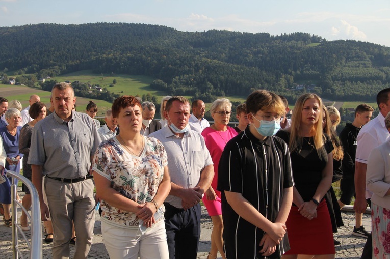 Mogilno. Błogosławieństwo organów i żyrandoli