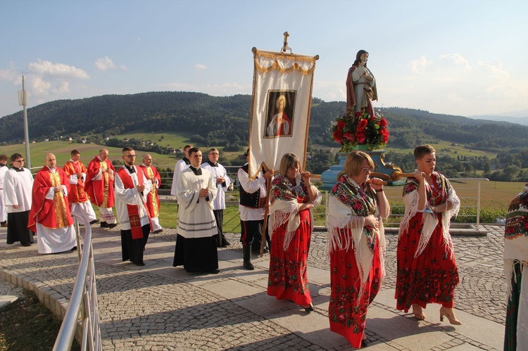 Mogilno. Błogosławieństwo organów i żyrandoli