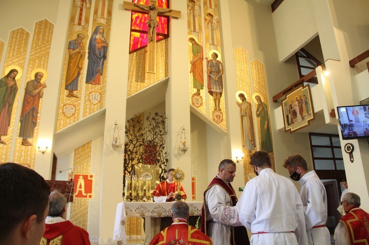 Mogilno. Błogosławieństwo organów i żyrandoli