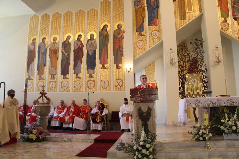 Mogilno. Błogosławieństwo organów i żyrandoli