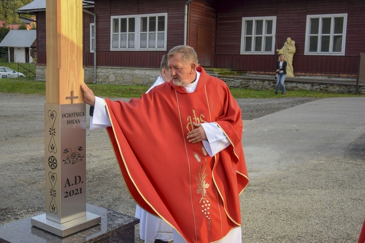 Ochotnica Dolna. Poświęcenie placu pod budowę nowego kościoła