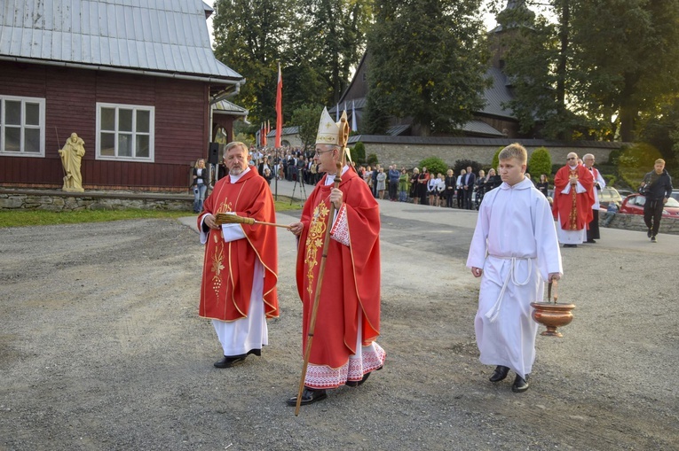 Ochotnica Dolna. Poświęcenie placu pod budowę nowego kościoła