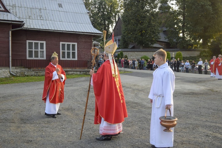 Ochotnica Dolna. Poświęcenie placu pod budowę nowego kościoła