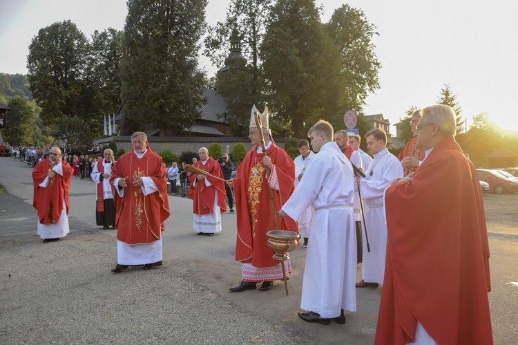 Ochotnica Dolna. Poświęcenie placu pod budowę nowego kościoła