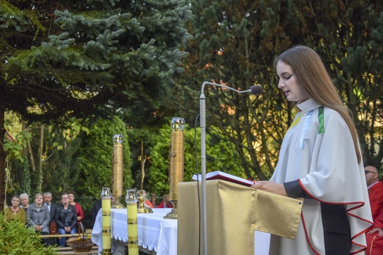 Ochotnica Dolna. Poświęcenie placu pod budowę nowego kościoła