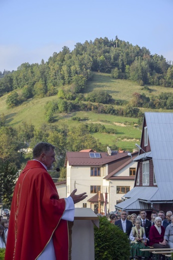 Ochotnica Dolna. Poświęcenie placu pod budowę nowego kościoła