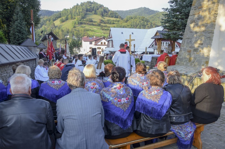 Ochotnica Dolna. Poświęcenie placu pod budowę nowego kościoła