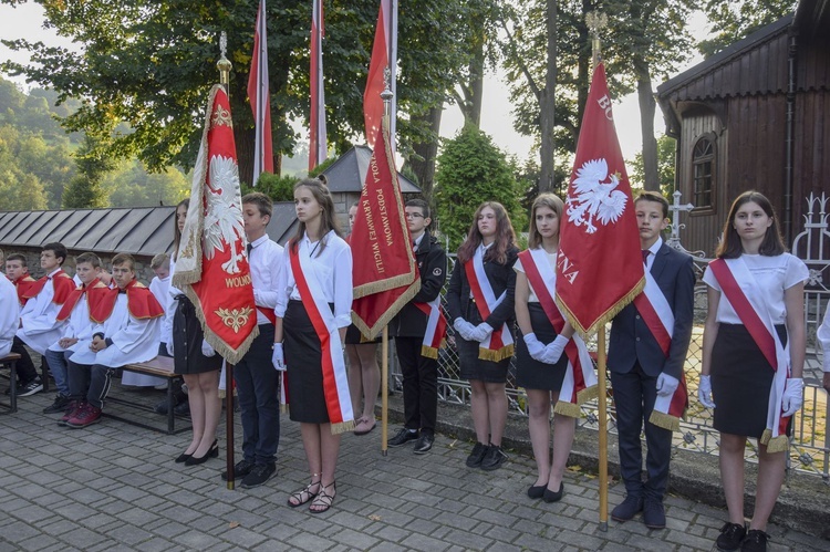 Ochotnica Dolna. Poświęcenie placu pod budowę nowego kościoła