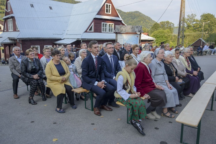 Ochotnica Dolna. Poświęcenie placu pod budowę nowego kościoła