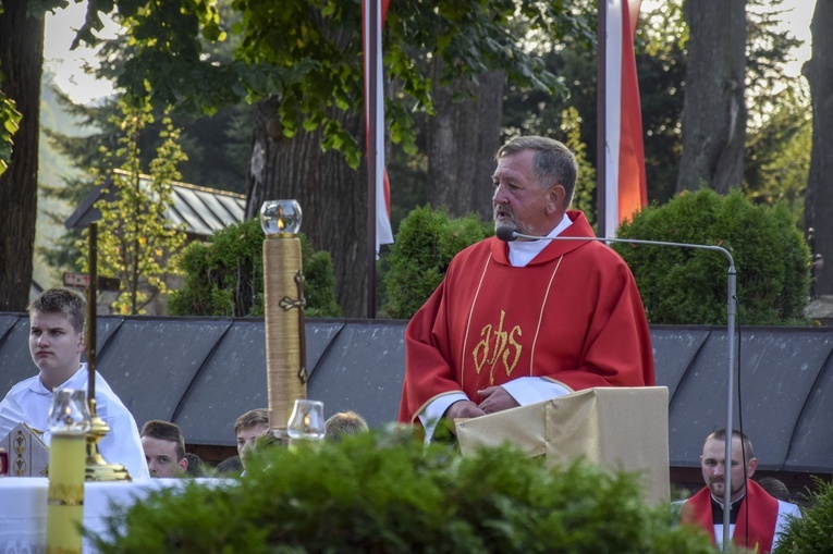 Ochotnica Dolna. Poświęcenie placu pod budowę nowego kościoła