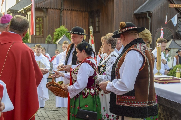 Ochotnica Dolna. Poświęcenie placu pod budowę nowego kościoła