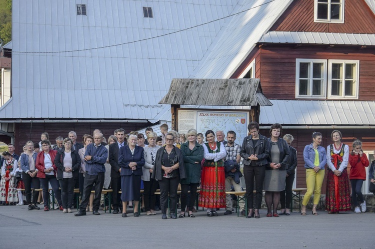 Ochotnica Dolna. Poświęcenie placu pod budowę nowego kościoła