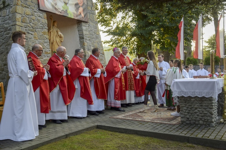 Ochotnica Dolna. Poświęcenie placu pod budowę nowego kościoła