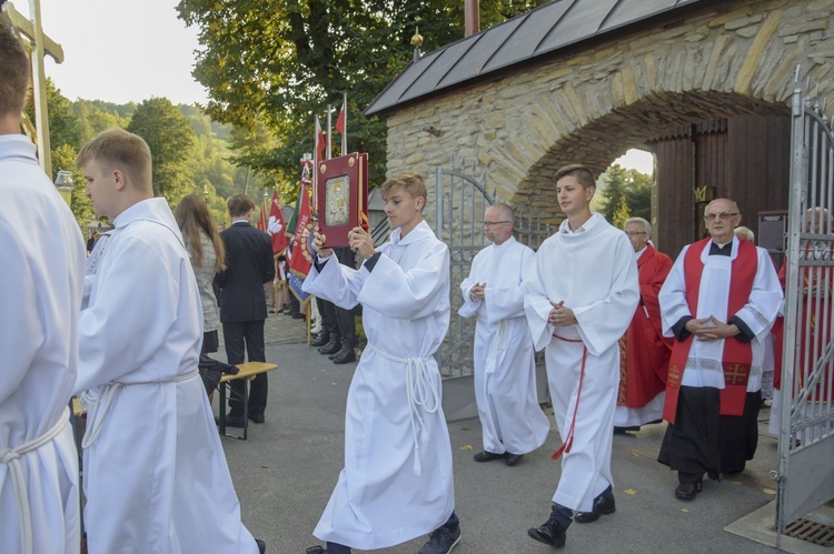 Ochotnica Dolna. Poświęcenie placu pod budowę nowego kościoła