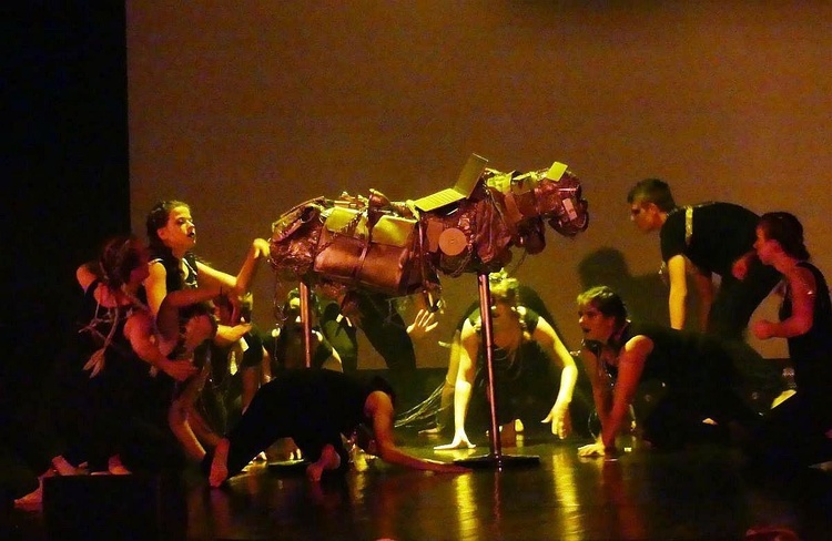 Wizja przeciwieństwa I przykazania Dekalogu w wykonaniu Teatru Tańca "Szofar".