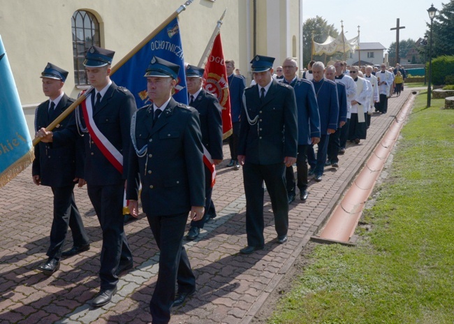 Poświęcenie krzyża niepodległości