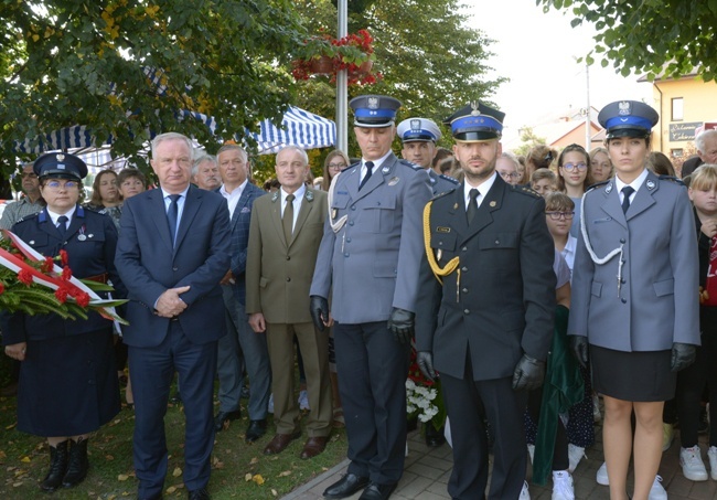 Poświęcenie krzyża niepodległości