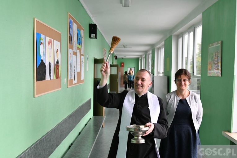 Poświęcenie nowych sal lekcyjnych w zielonogórskim Katoliku