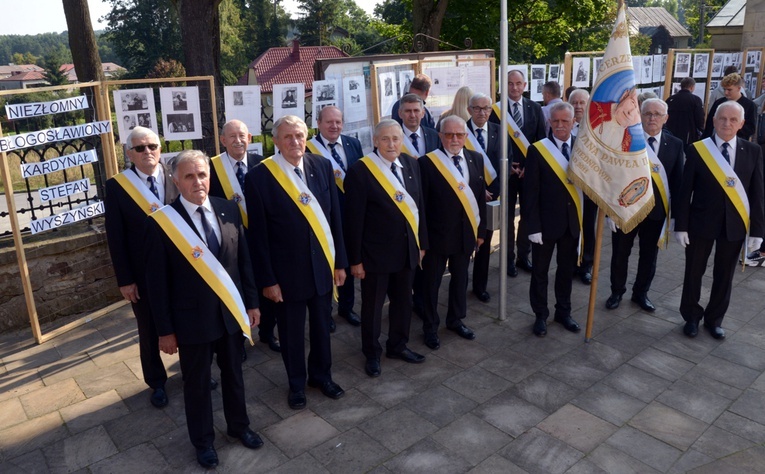 Suchedniowscy Rycerze Kolumba są dumni, że w ten sposób udało się im upamiętnić beatyfikację kard. Stefana Wyszyńskiego.