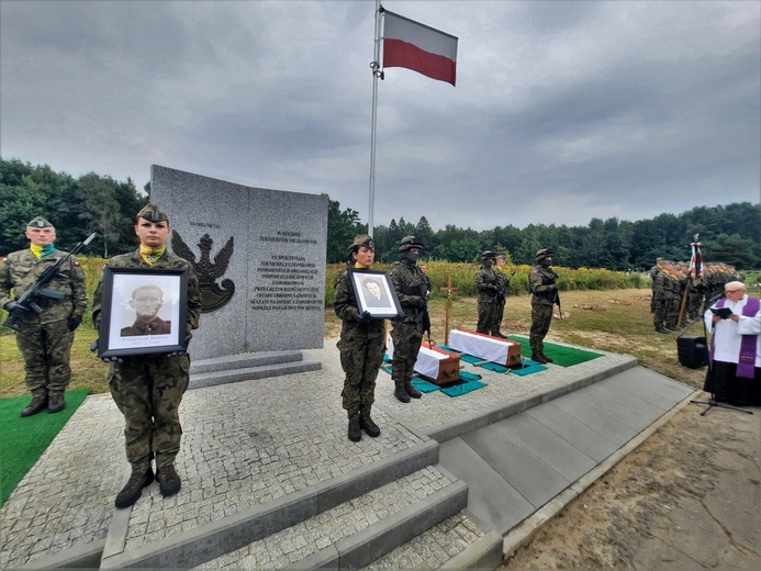 Katowice. Pogrzeb dwóch żołnierzy niezłomnych