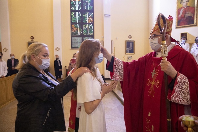 Bierzmowani w parafii św. Krzysztofa na Piaskach