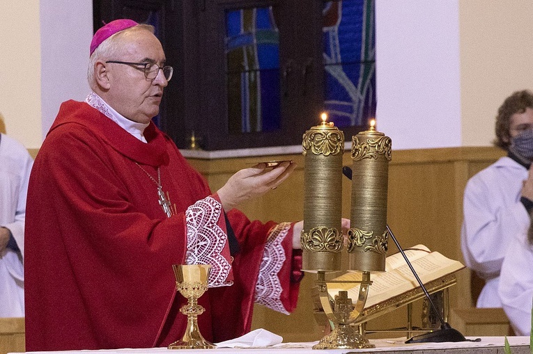 Bierzmowani w parafii św. Krzysztofa na Piaskach