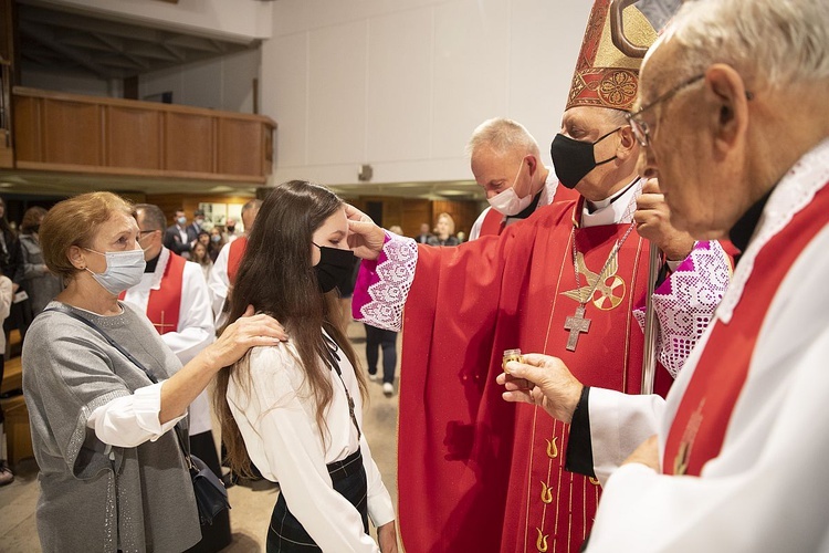 Bp Tadeusz Pikus do bierzmowanej młodzieży: Bądźcie święci