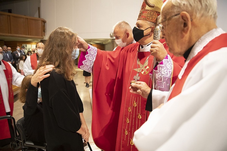 Bp Tadeusz Pikus do bierzmowanej młodzieży: Bądźcie święci