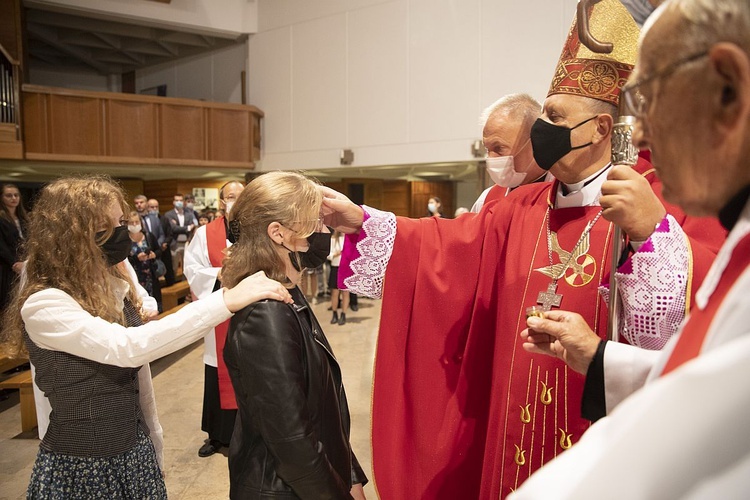 Bp Tadeusz Pikus do bierzmowanej młodzieży: Bądźcie święci