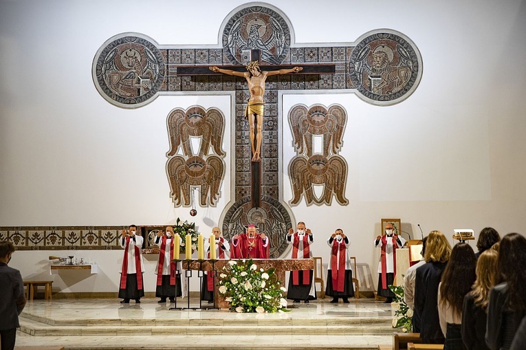 Bp Tadeusz Pikus do bierzmowanej młodzieży: Bądźcie święci