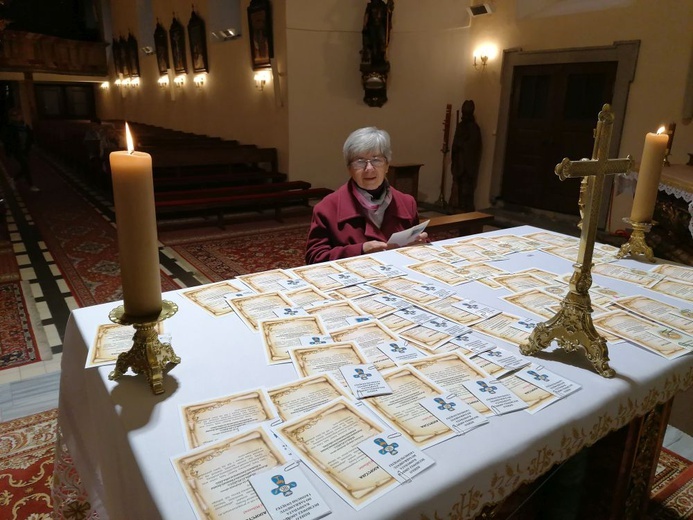 Nabożeństwo duchowej adopcji kandydatów do bierzmowania i I Komunii św.