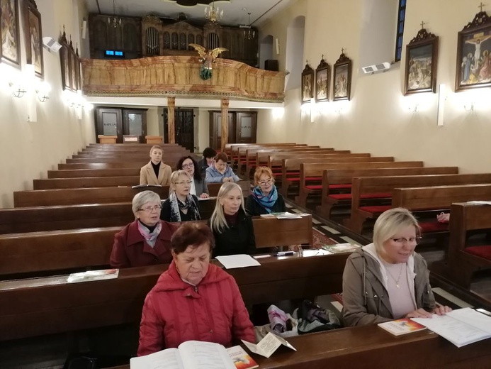 Nabożeństwo duchowej adopcji kandydatów do bierzmowania i I Komunii św.