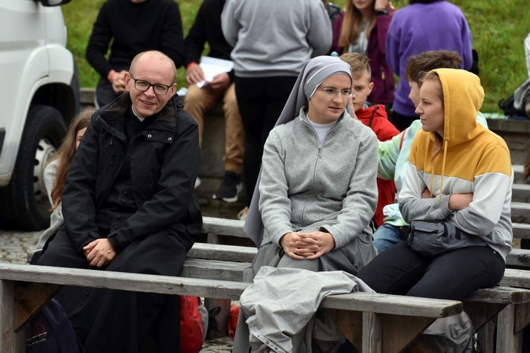 Light for Life 2021. Do szczęścia potrzeba...