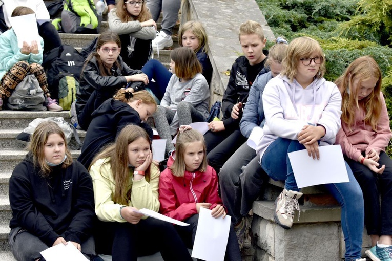 Light for Life 2021. Do szczęścia potrzeba...