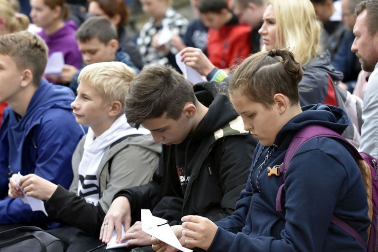 Light for Life 2021. Do szczęścia potrzeba...