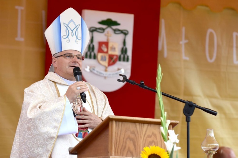 Light for Life 2021. Eucharystia z biskupem