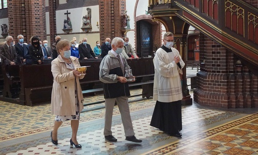 Złoci jubilaci odnowili przyrzeczenia małżeńskie