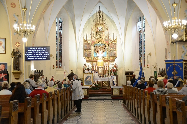 20-lecie Apostolstwa Dobrej Śmierci w parafii MBWW w Kluczborku