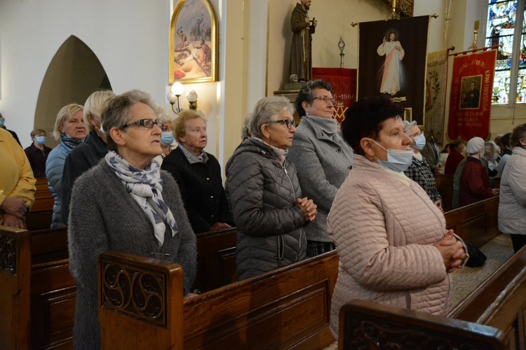 20-lecie Apostolstwa Dobrej Śmierci w parafii MBWW w Kluczborku