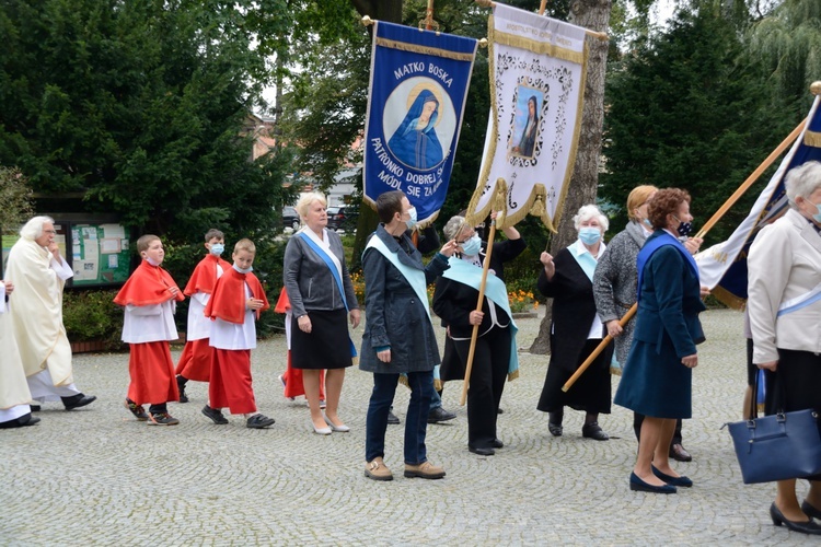 20-lecie Apostolstwa Dobrej Śmierci w parafii MBWW w Kluczborku