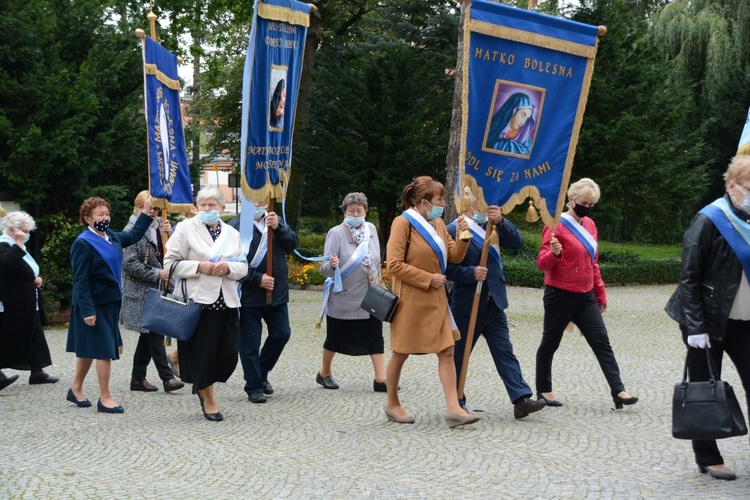 20-lecie Apostolstwa Dobrej Śmierci w parafii MBWW w Kluczborku