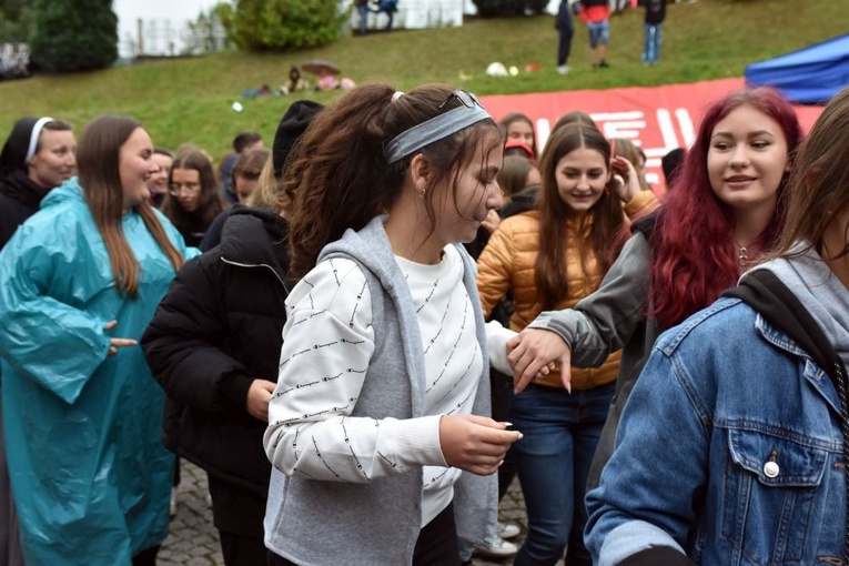 Light for Life 2021. Belgijka i strefy młodych