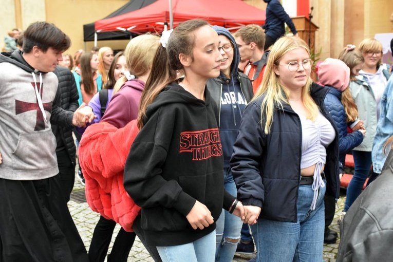Light for Life 2021. Belgijka i strefy młodych