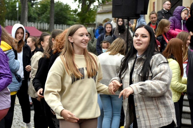 Light for Life 2021. Belgijka i strefy młodych