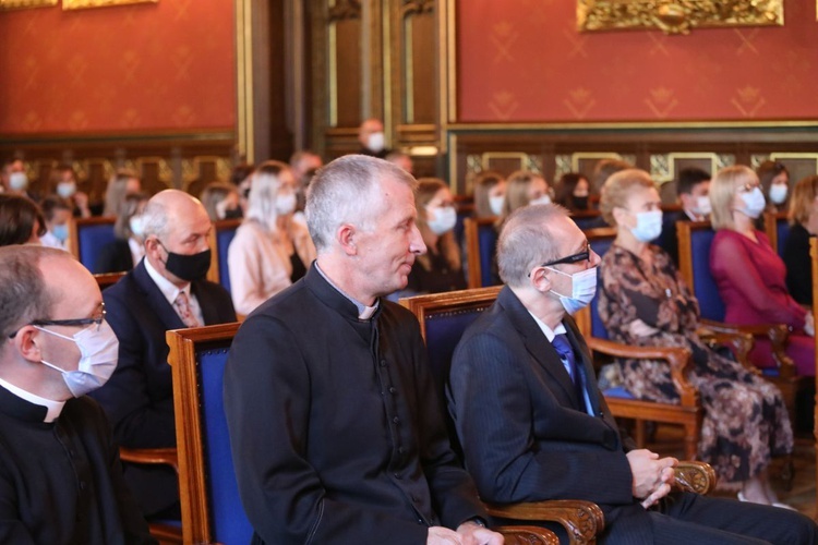 Uczniowie z Gilowic na gali w Collegium Novum UJ - 2021