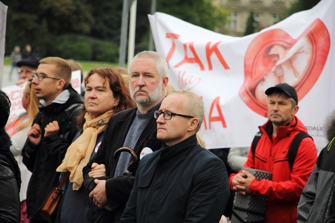 XVI Narodowy Marsz Życia i Rodziny przeszedł ulicami Warszawy [GALERIA]