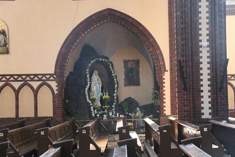 Chorzów. Parafia Wniebowzięcia Najświętszej Maryi Panny w Batorym