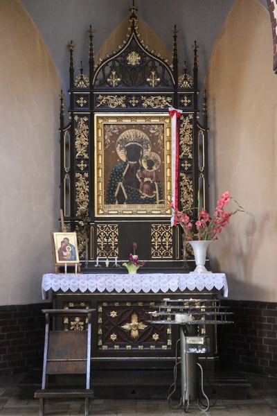 Chorzów. Parafia Wniebowzięcia Najświętszej Maryi Panny w Batorym